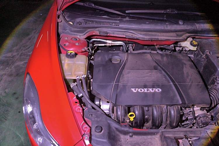 Used Volvo C30 2011 2.0 R-Design Engine Bay Right
