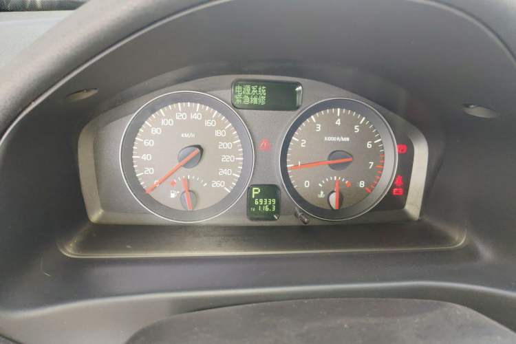 Used Volvo C30 2011 2.0 ZhiShang Edition Odometer Close Up