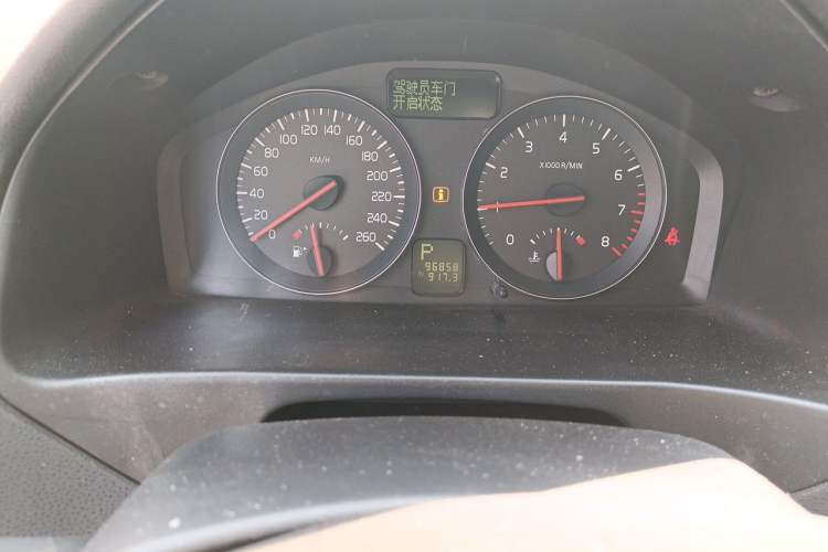 Used Volvo C30 2011 2.0 ZhiShang Edition Odometer Close Up