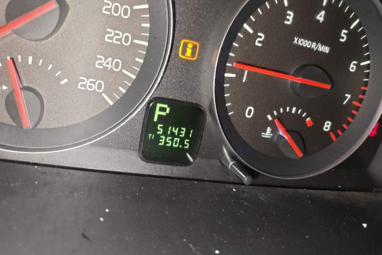 Used Volvo C30 2011 2.0 Zhiya Edition Odometer Close Up