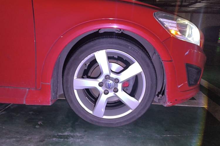 Used Volvo C30 2011 2.0 R-Design Right Front Wheel Hub