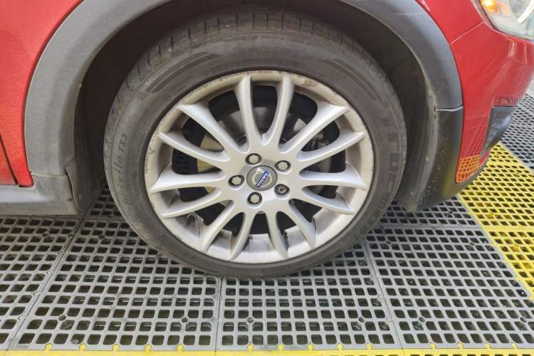 Used Volvo C30 2011 2.0 ZhiShang Edition Right Front Wheel Hub