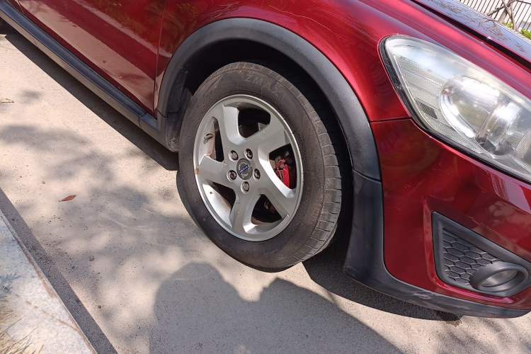 Used Volvo C30 2011 2.0 ZhiShang Edition Right Front Wheel Hub