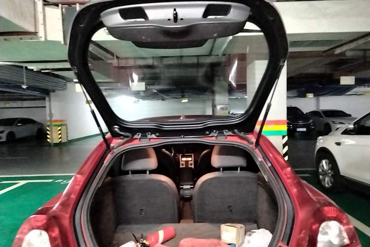 Used Volvo C30 2011 2.0 ZhiShang Edition Trunk