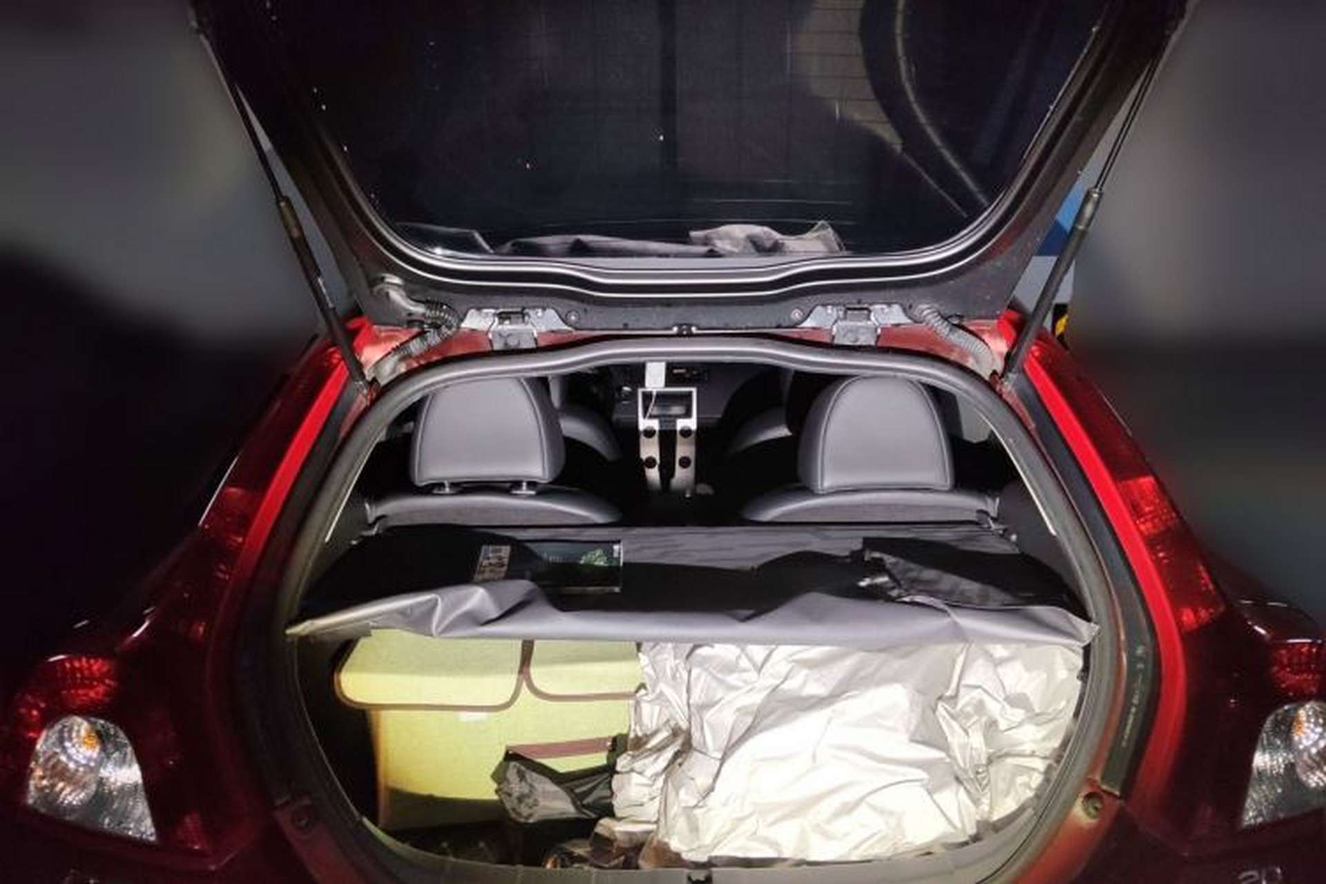 Used Volvo C30 2011 2.0 Zhiya Edition Trunk
