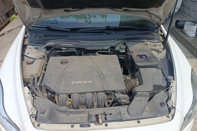 Used Volvo C30 2011 2.0 ZhiShang Edition Engine Bay