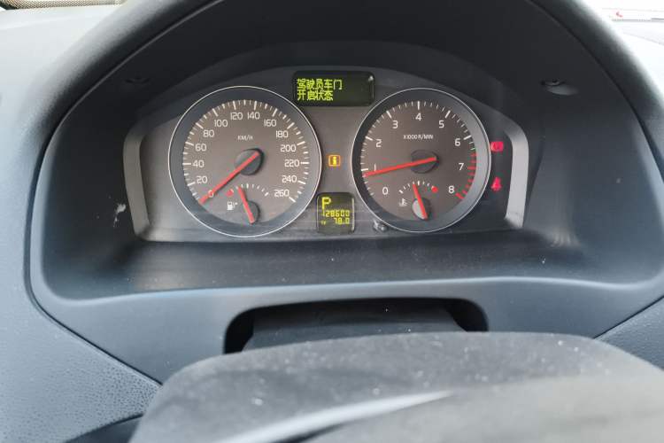 Used Volvo C30 2011 2.0 Zhiya Edition Odometer Close Up