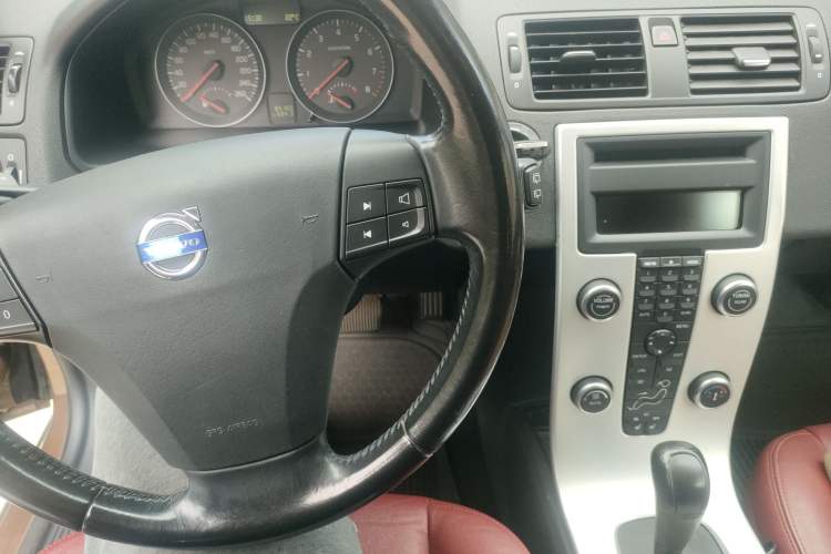Used Volvo C30 2012 2.0L Aktiv Dynamic Package Edition Audio And AC Panel