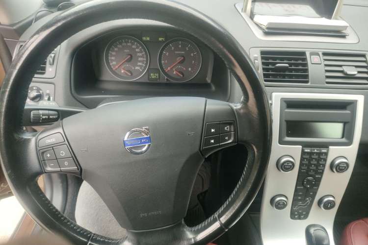 Used Volvo C30 2012 2.0L Aktiv Dynamic Package Edition Center Console