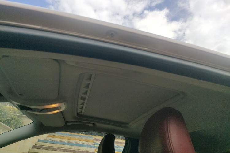 Used Volvo C30 2012 2.0L Aktiv Dynamic Package Edition Headliner