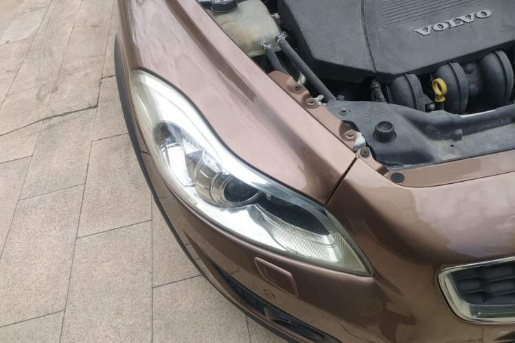 Used Volvo C30 2012 2.0L Aktiv Dynamic Package Edition Right Front Headlight