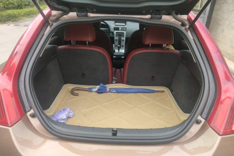 Used Volvo C30 2012 2.0L Aktiv Dynamic Package Edition Trunk