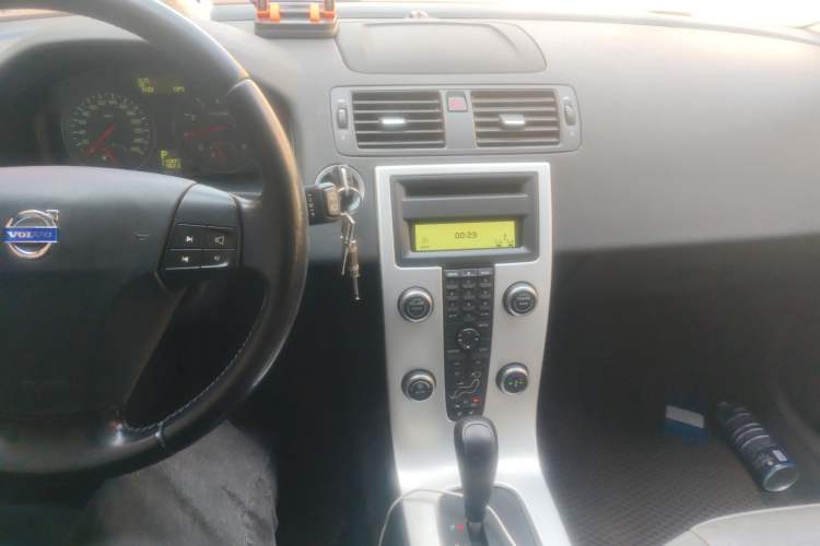 Used Volvo C30 2012 2.0L Aktiv Dynamic Package Edition Audio And AC Panel