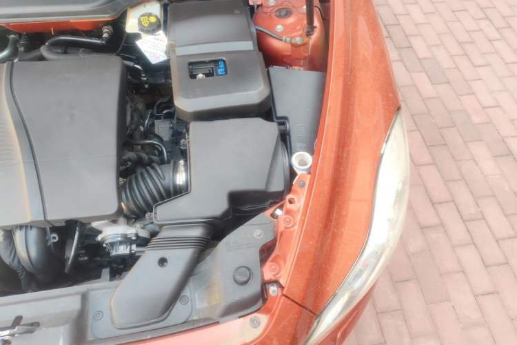 Used Volvo C30 2012 2.0L Aktiv Dynamic Package Edition Engine Bay Left