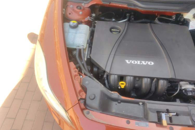 Used Volvo C30 2012 2.0L Aktiv Dynamic Package Edition Engine Bay Right