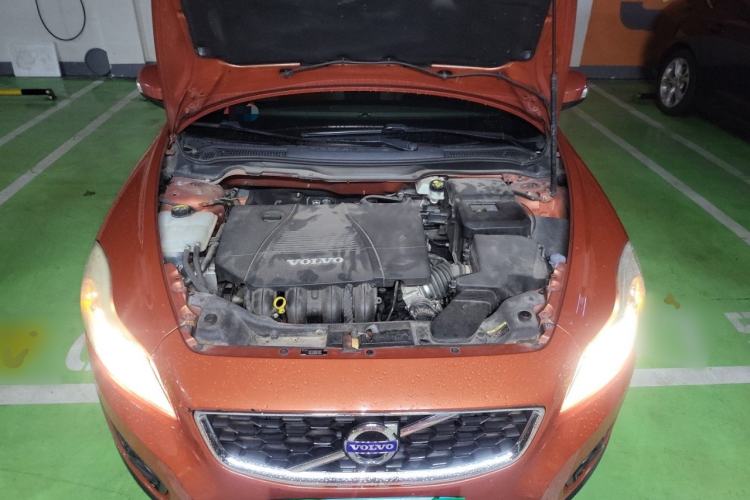 Used Volvo C30 2012 2.0L Aktiv Fun-Loving Package Edition Engine Bay