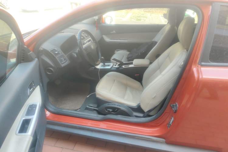 Used Volvo C30 2012 2.0L Aktiv Dynamic Package Edition Left Front Seat