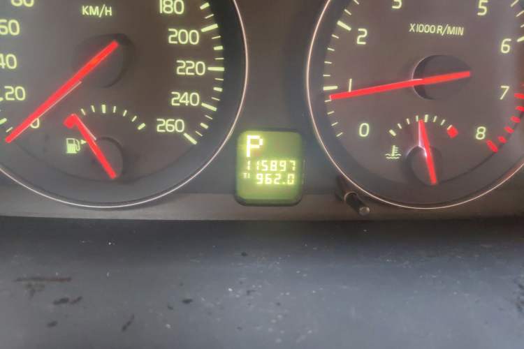 Used Volvo C30 2012 2.0L Aktiv Dynamic Package Edition Odometer Close Up