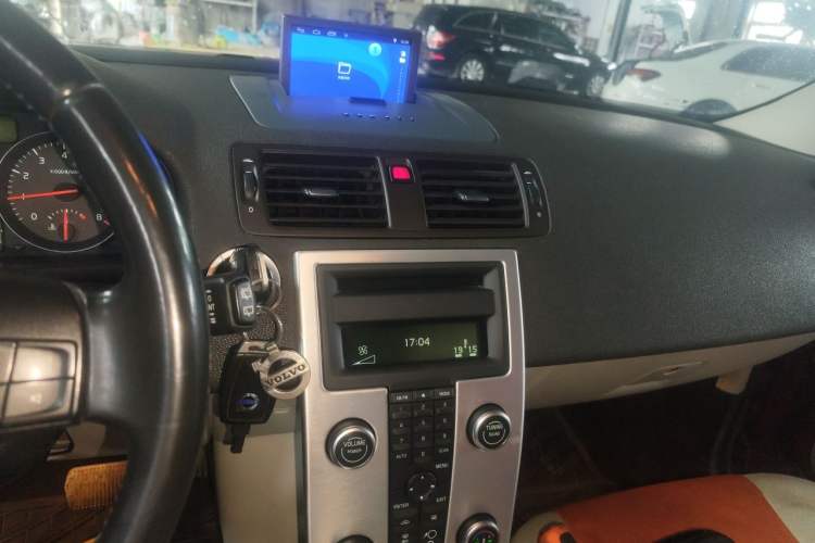 Used Volvo C30 2012 2.0L Aktiv Audio And AC Panel