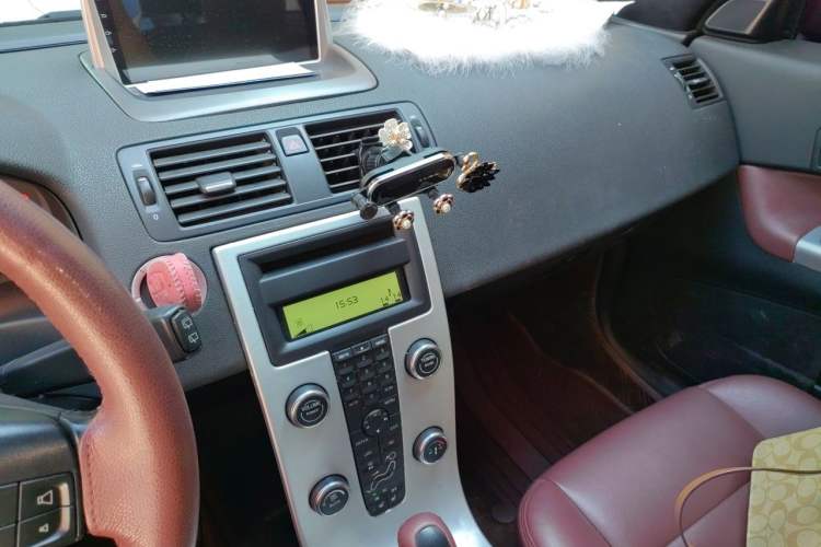 Used Volvo C30 2012 2.0L Aktiv Dynamic Package Edition Audio And AC Panel