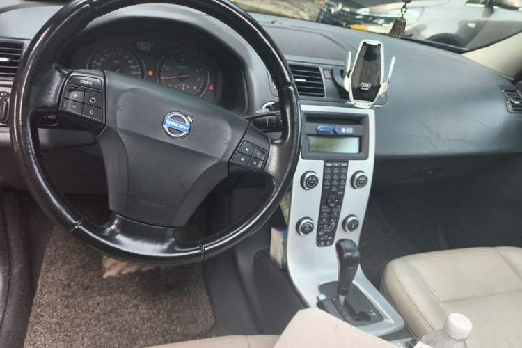 Used Volvo C30 2012 2.0L Aktiv Dynamic Package Edition Center Console