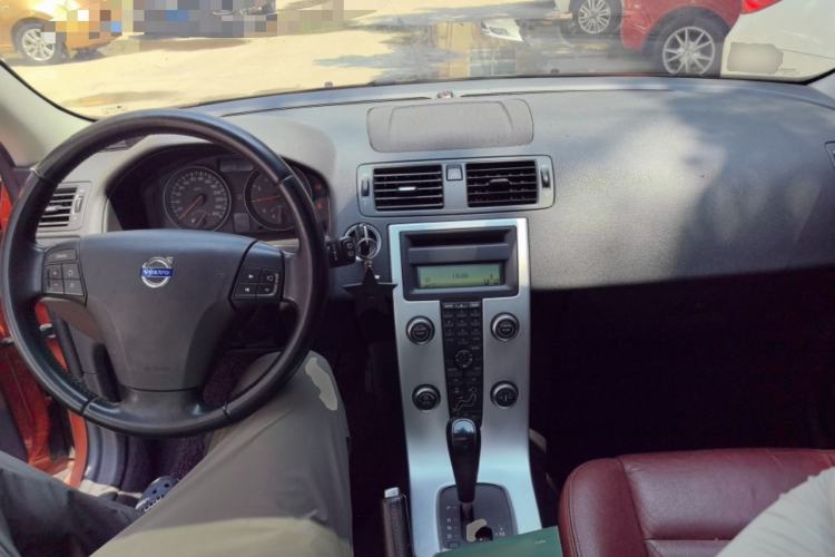 Used Volvo C30 2012 2.0L Aktiv Dynamic Package Edition Center Console