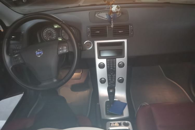 Used Volvo C30 2012 2.0L Aktiv Dynamic Package Edition Center Console