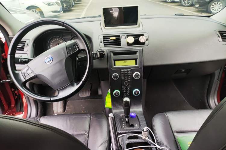 Used Volvo C30 2012 2.0L Aktiv Dynamic Package Edition Center Console