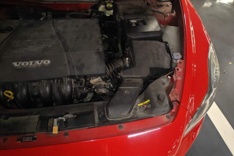 Used Volvo C30 2012 2.0L Aktiv Dynamic Package Edition Engine Bay Left