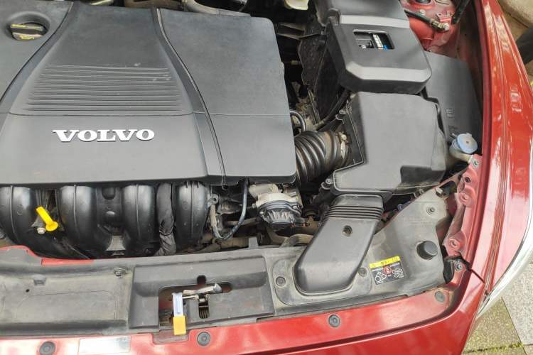 Used Volvo C30 2012 2.0L Aktiv Engine Bay Left
