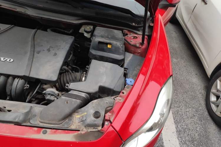 Used Volvo C30 2012 2.0L Aktiv Dynamic Package Edition Engine Bay Left