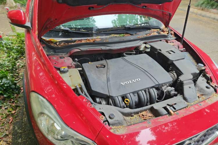 Used Volvo C30 2012 2.0L Aktiv Dynamic Package Edition Engine Bay Right
