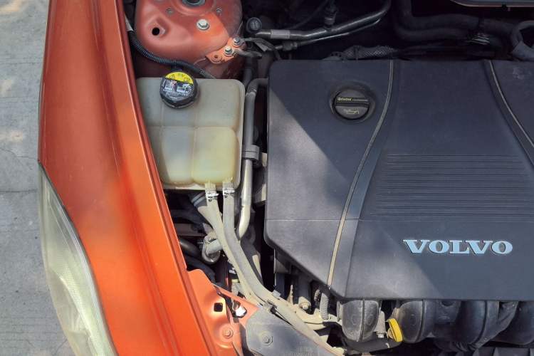 Used Volvo C30 2012 2.0L Aktiv Dynamic Package Edition Engine Bay Right
