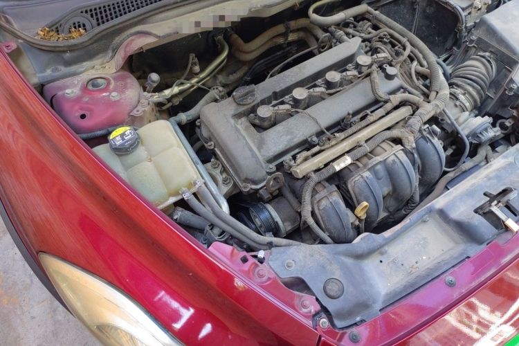 Used Volvo C30 2012 2.0L Aktiv Dynamic Package Edition Engine Bay Right