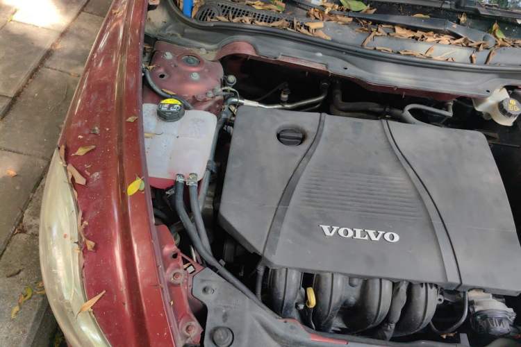 Used Volvo C30 2012 2.0L Aktiv Dynamic Package Edition Engine Bay Right