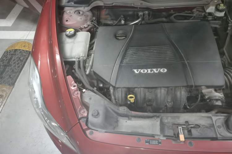 Used Volvo C30 2012 2.0L Aktiv Dynamic Package Edition Engine Bay Right