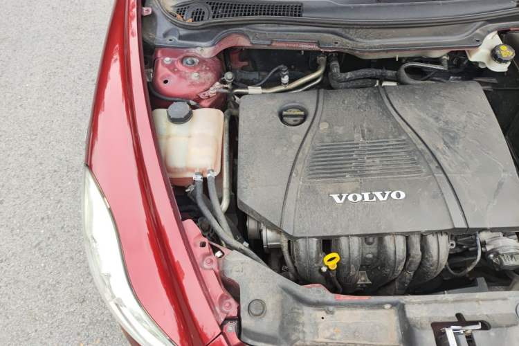 Used Volvo C30 2012 2.0L Aktiv Dynamic Package Edition Engine Bay Right
