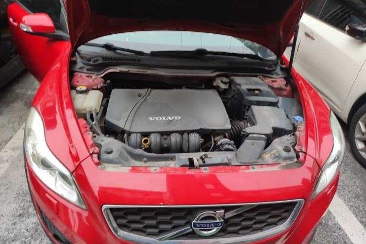 Used Volvo C30 2012 2.0L Aktiv Dynamic Package Edition Engine Bay