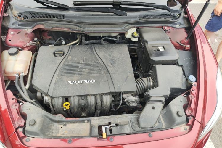 Used Volvo C30 2012 2.0L Aktiv Dynamic Package Edition Engine Bay