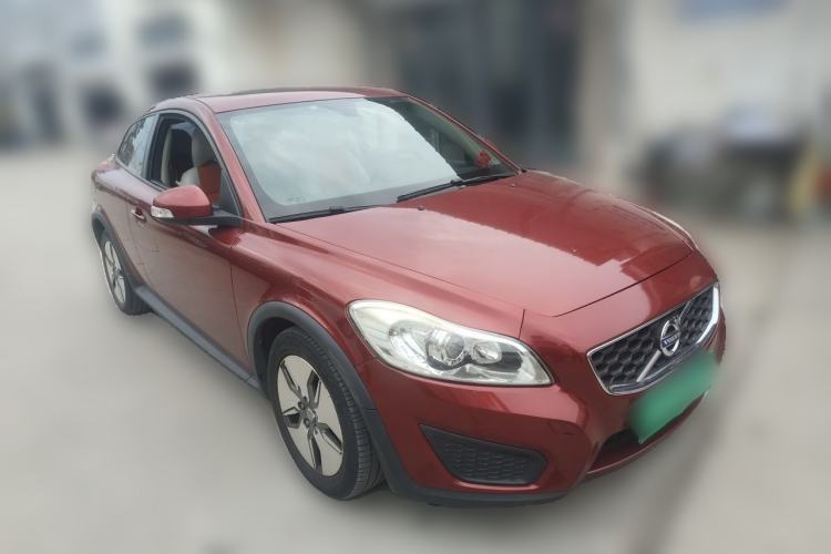 Used Volvo C30 2012 2.0L Aktiv Front Right 45 Deg