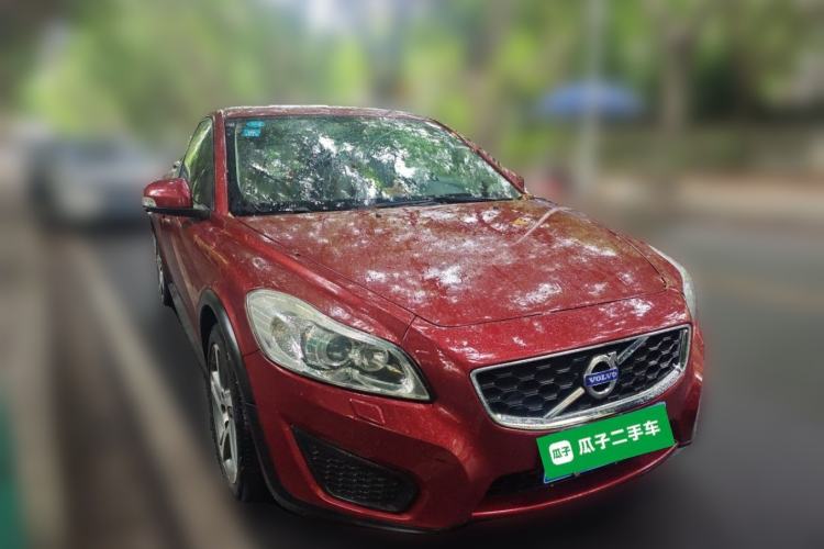 Used Volvo C30 2012 2.0L Aktiv Dynamic Package Edition Front Right 45 Deg