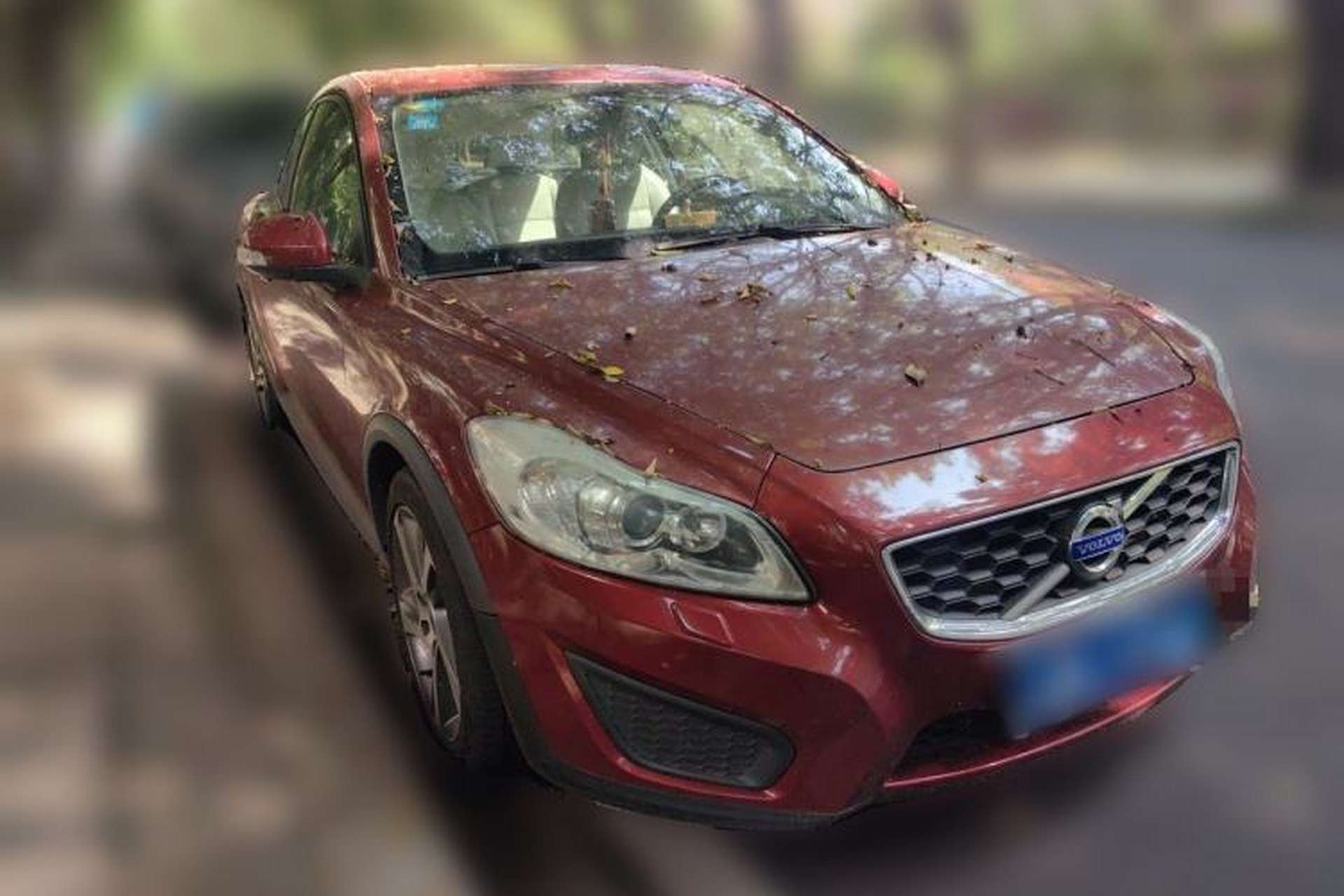 Used Volvo C30 2012 2.0L Aktiv Dynamic Package Edition Front Right 45 Deg