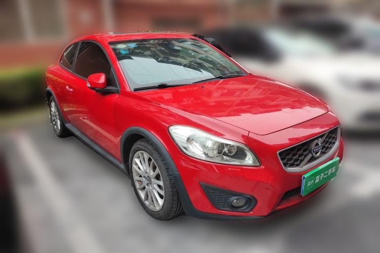 Used Volvo C30 2012 2.0L Aktiv Dynamic Package Edition Front Right 45 Deg