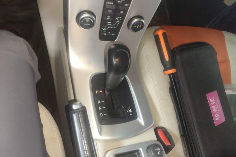 Used Volvo C30 2012 2.0L Aktiv Gear Lever