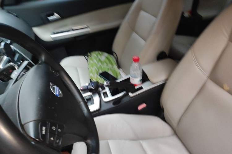 Used Volvo C30 2012 2.0L Aktiv Dynamic Package Edition Left Front Seat