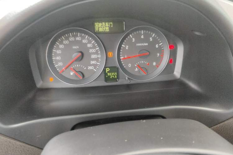 Used Volvo C30 2012 2.0L Aktiv Odometer Close Up
