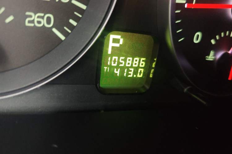Used Volvo C30 2012 2.0L Aktiv Dynamic Package Edition Odometer Close Up