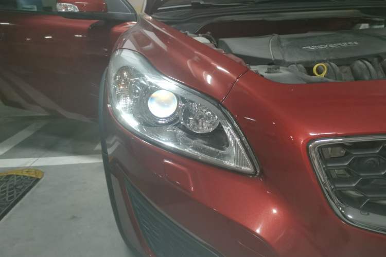 Used Volvo C30 2012 2.0L Aktiv Dynamic Package Edition Right Front Headlight