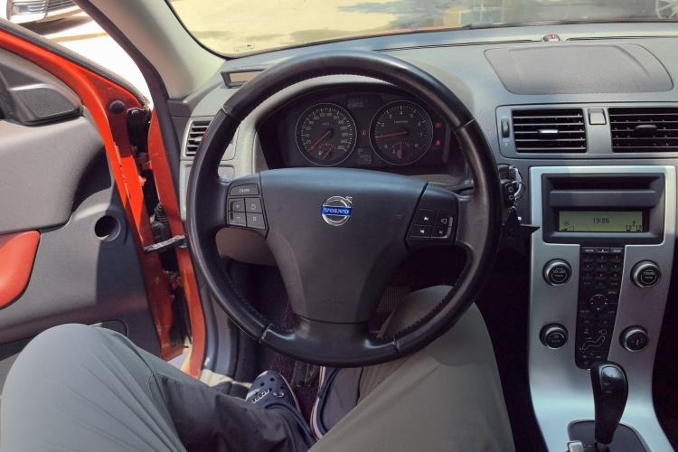 Used Volvo C30 2012 2.0L Aktiv Dynamic Package Edition Steering Wheel