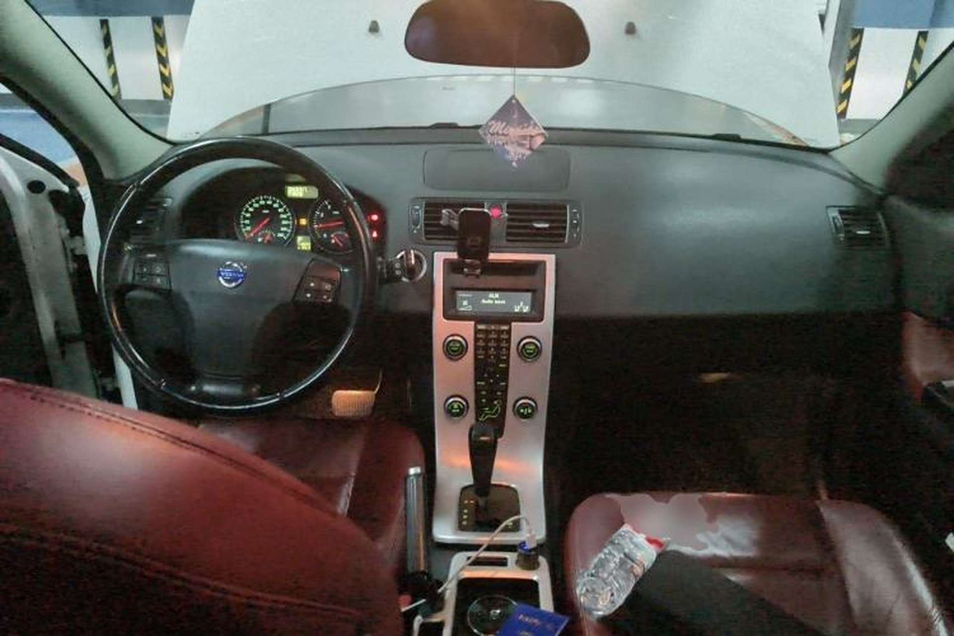 Used Volvo C30 2012 2.0L Aktiv Dynamic Package Edition Center Console
